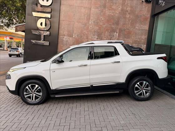 FIAT TORO 2.4 16V MULTIAIR FLEX VOLCANO AT9